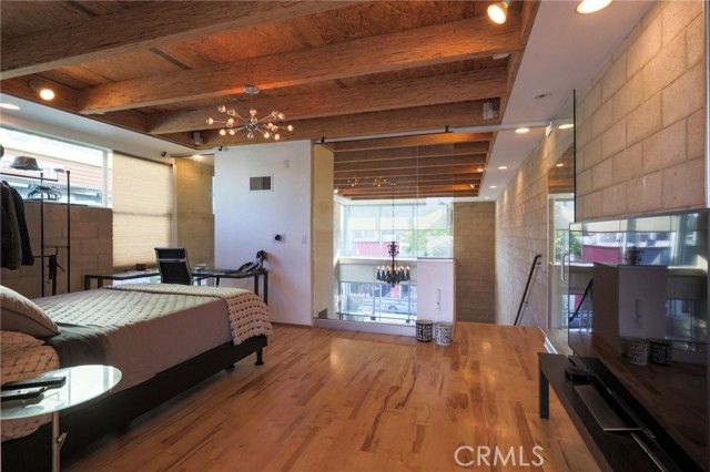 6615 Melrose Avenue 1, Los Angeles, CA 90038