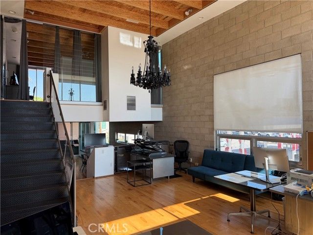 6615 Melrose Avenue 1, Los Angeles, CA 90038