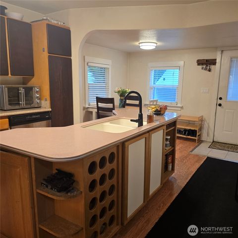 415 138th Street E, Tacoma, WA 98445