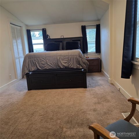 415 138th Street E, Tacoma, WA 98445