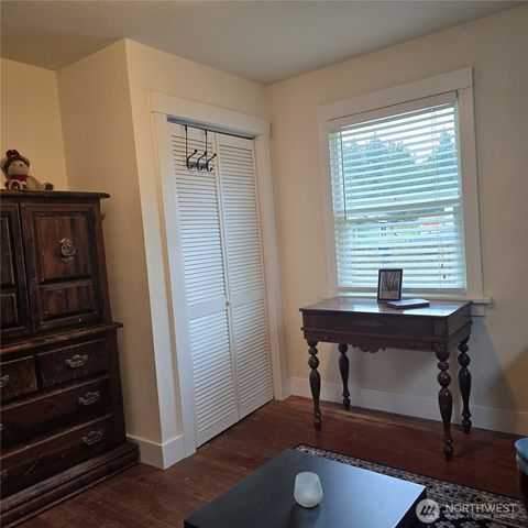 415 138th Street E, Tacoma, WA 98445