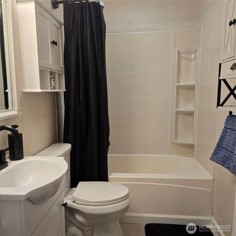 415 138th Street E, Tacoma, WA 98445