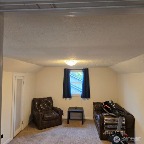 415 138th Street E, Tacoma, WA 98445