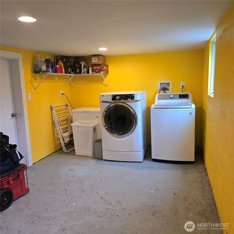 415 138th Street E, Tacoma, WA 98445