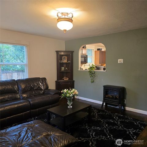 415 138th Street E, Tacoma, WA 98445