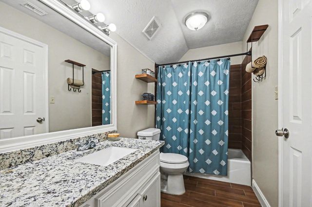 2500 Owen Street, Alvin, TX 77511