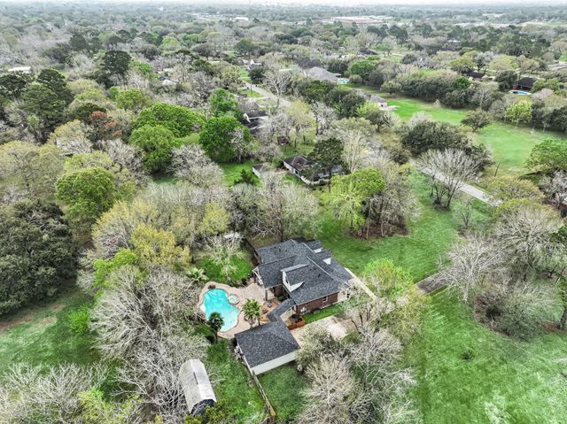 2500 Owen Street, Alvin, TX 77511