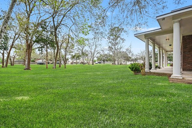 2500 Owen Street, Alvin, TX 77511