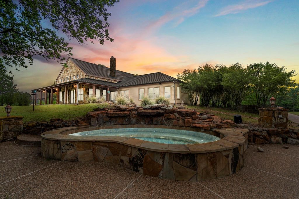 4016 Fm 811, Centerville, TX 75833
