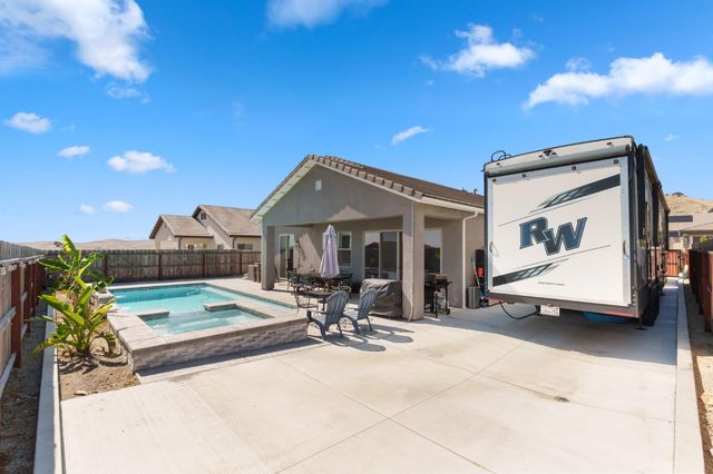 19719 Goldfield Lane, Friant, CA 93626