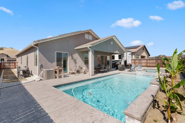 19719 Goldfield Lane, Friant, CA 93626