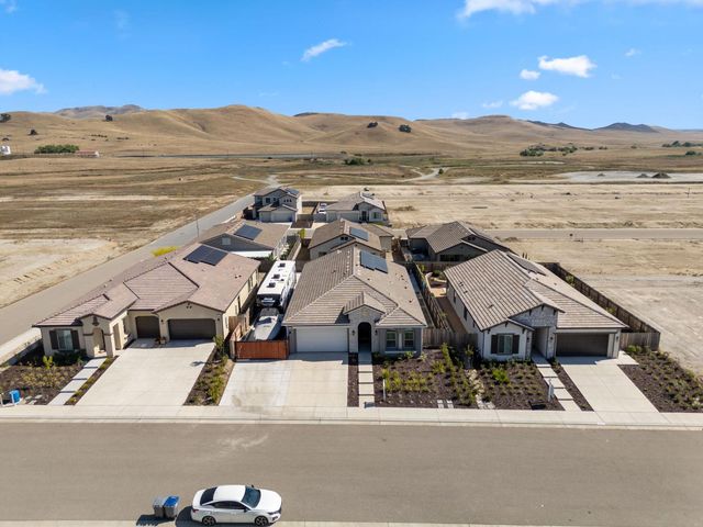 19719 Goldfield Lane, Friant, CA 93626