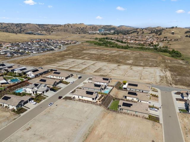 19719 Goldfield Lane, Friant, CA 93626