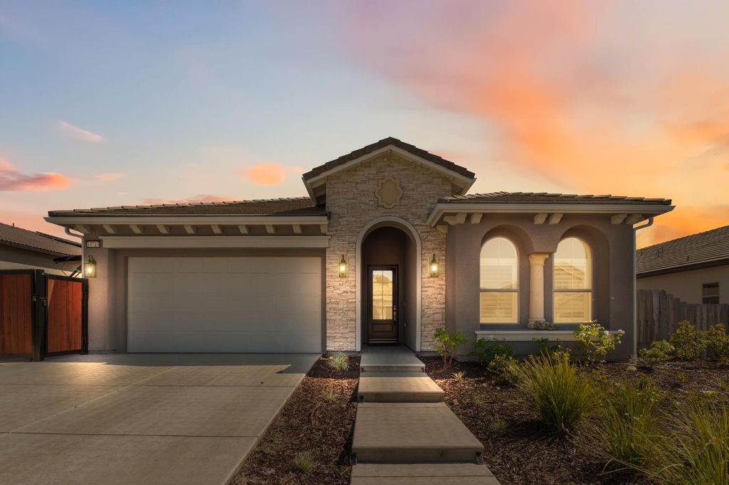 19719 Goldfield Lane, Friant, CA 93626