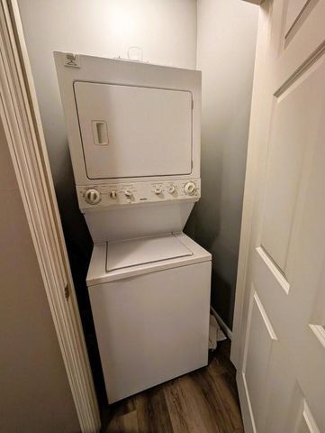 2231 Penn Place 316, North Saint Paul, MN 55109