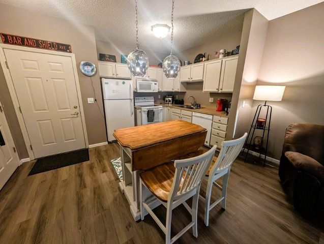 2231 Penn Place 316, North Saint Paul, MN 55109