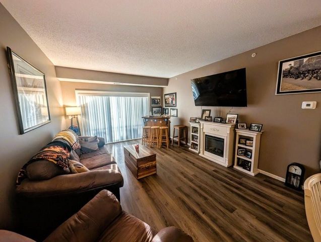 2231 Penn Place 316, North Saint Paul, MN 55109