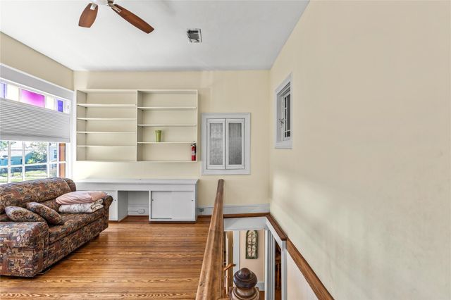 2927 Bernardo De Galvez Avenue, Galveston, TX 77550