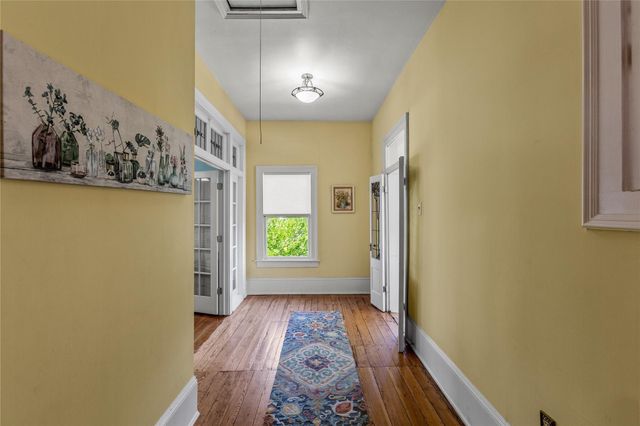 2927 Bernardo De Galvez Avenue, Galveston, TX 77550