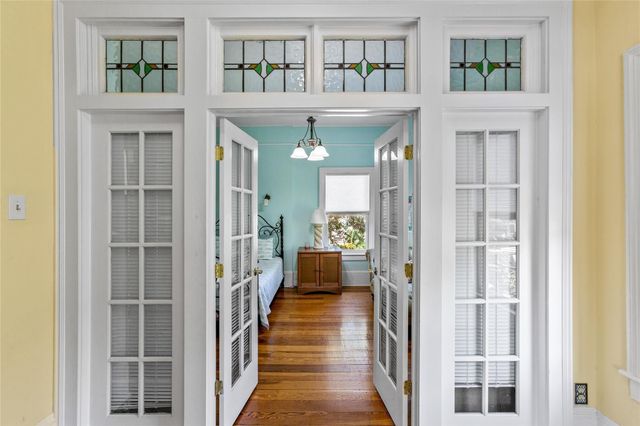 2927 Bernardo De Galvez Avenue, Galveston, TX 77550