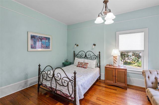 2927 Bernardo De Galvez Avenue, Galveston, TX 77550