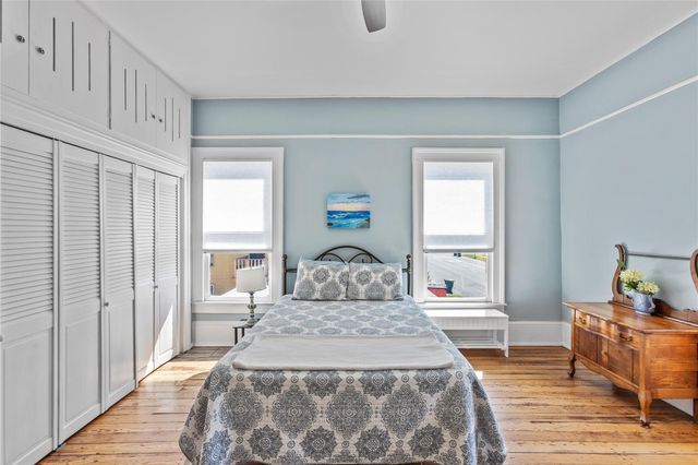 2927 Bernardo De Galvez Avenue, Galveston, TX 77550