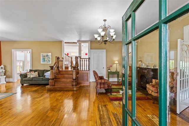 2927 Bernardo De Galvez Avenue, Galveston, TX 77550