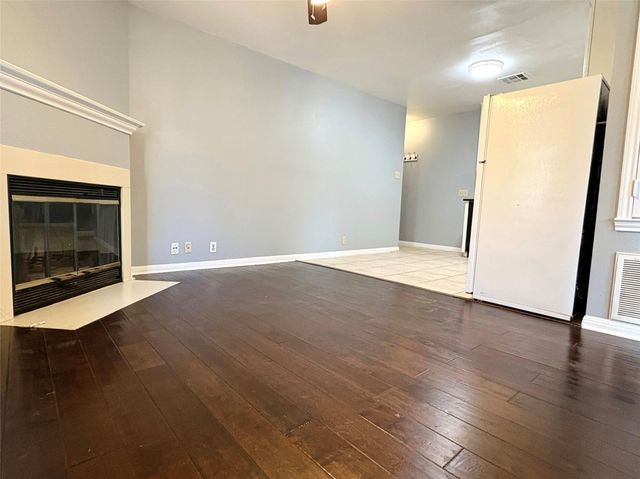 502 W 17th ST E, Austin, TX 78701