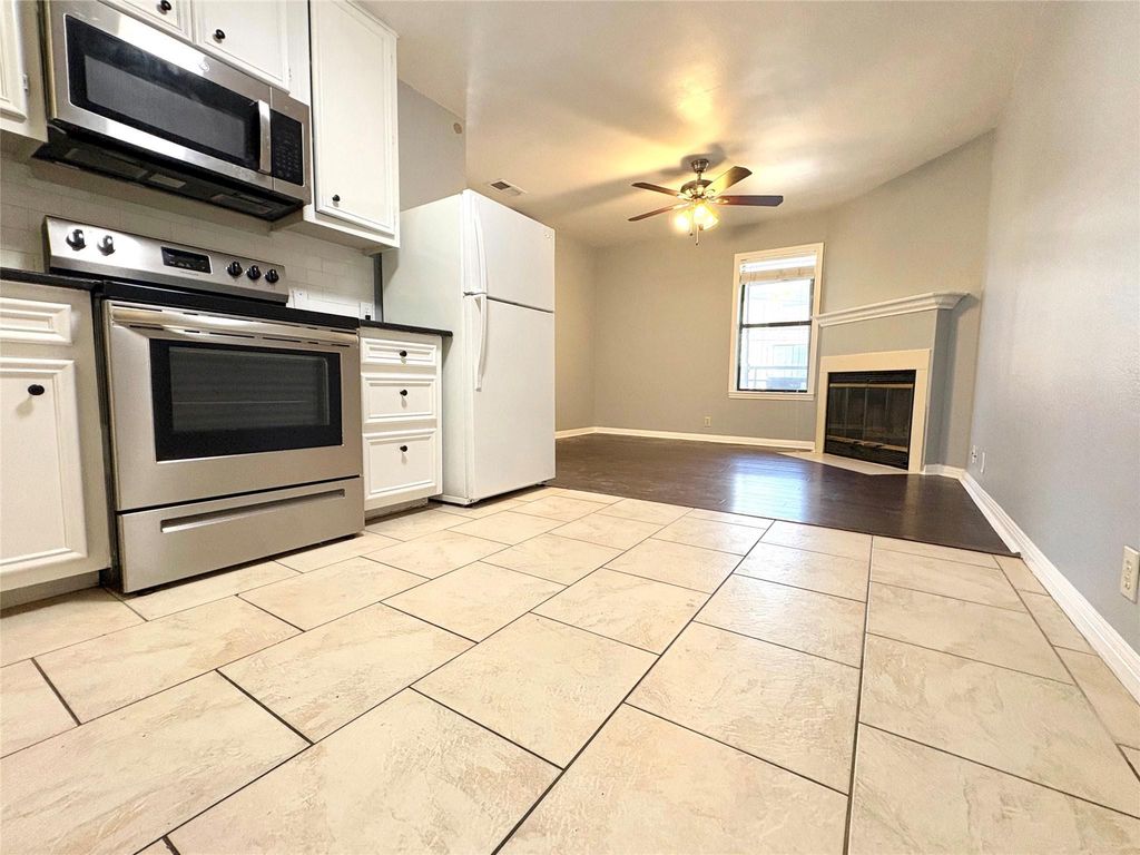 502 W 17th ST E, Austin, TX 78701