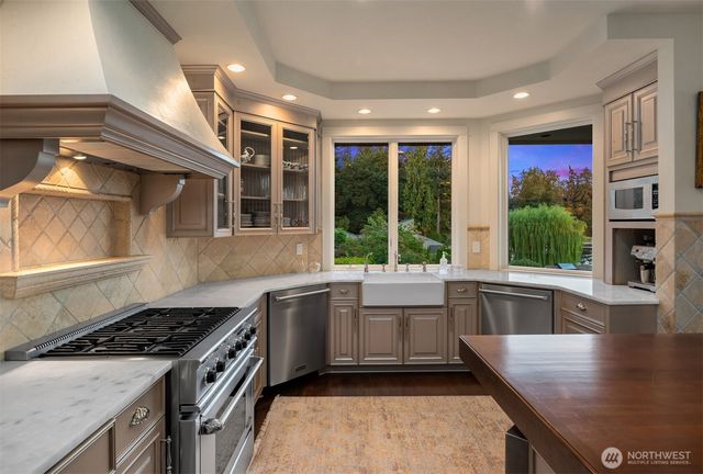 16 Enatai Drive, Bellevue, WA 98004