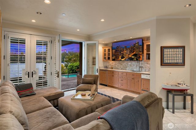 16 Enatai Drive, Bellevue, WA 98004