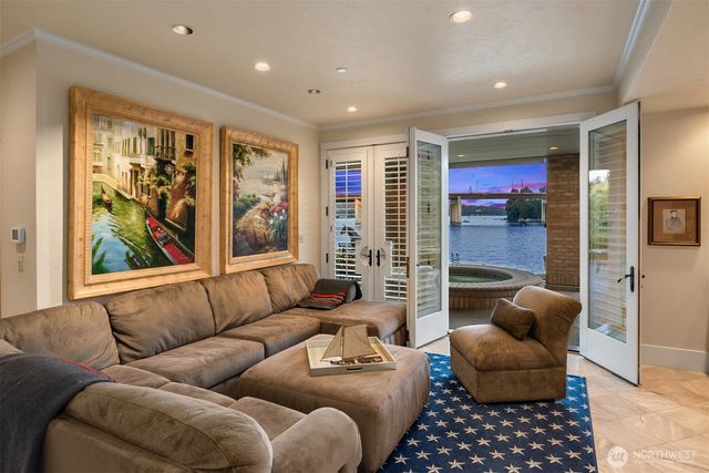 16 Enatai Drive, Bellevue, WA 98004