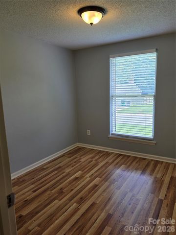 4827 Harri Ann Drive, Charlotte, NC 28227