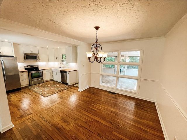 116 Indian Trail, Marietta, GA 30068