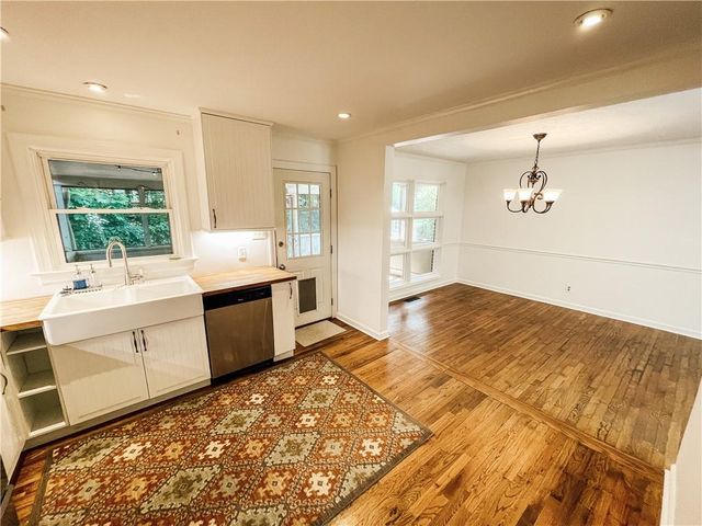 116 Indian Trail, Marietta, GA 30068