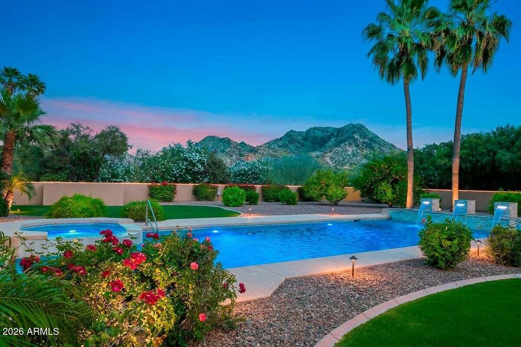 Image 26 of property listing at 4807 E CRYSTAL Lane, Paradise Valley, AZ 85253