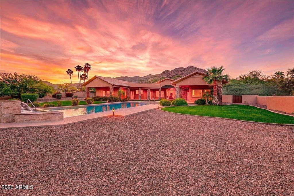 Image 29 of property listing at 4807 E CRYSTAL Lane, Paradise Valley, AZ 85253