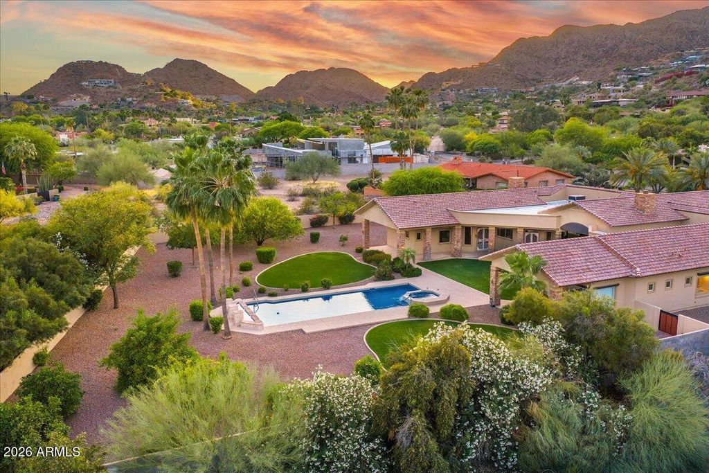 Image 30 of property listing at 4807 E CRYSTAL Lane, Paradise Valley, AZ 85253
