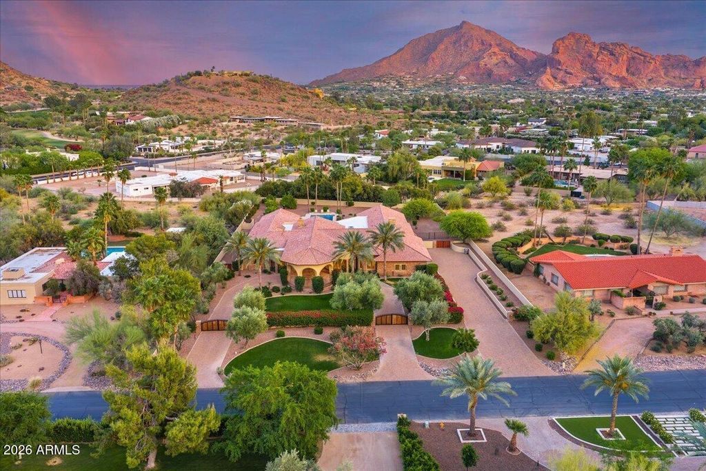 Image 31 of property listing at 4807 E CRYSTAL Lane, Paradise Valley, AZ 85253