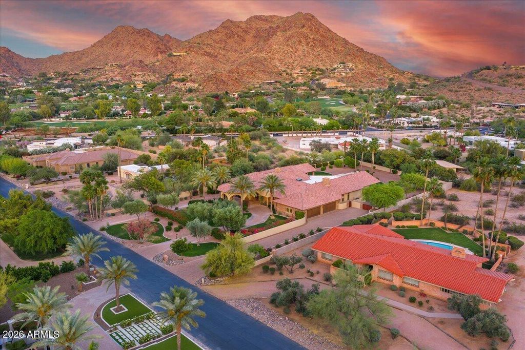 Image 35 of property listing at 4807 E CRYSTAL Lane, Paradise Valley, AZ 85253