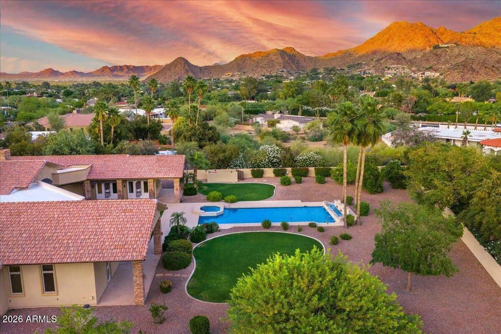 Image 39 of property listing at 4807 E CRYSTAL Lane, Paradise Valley, AZ 85253