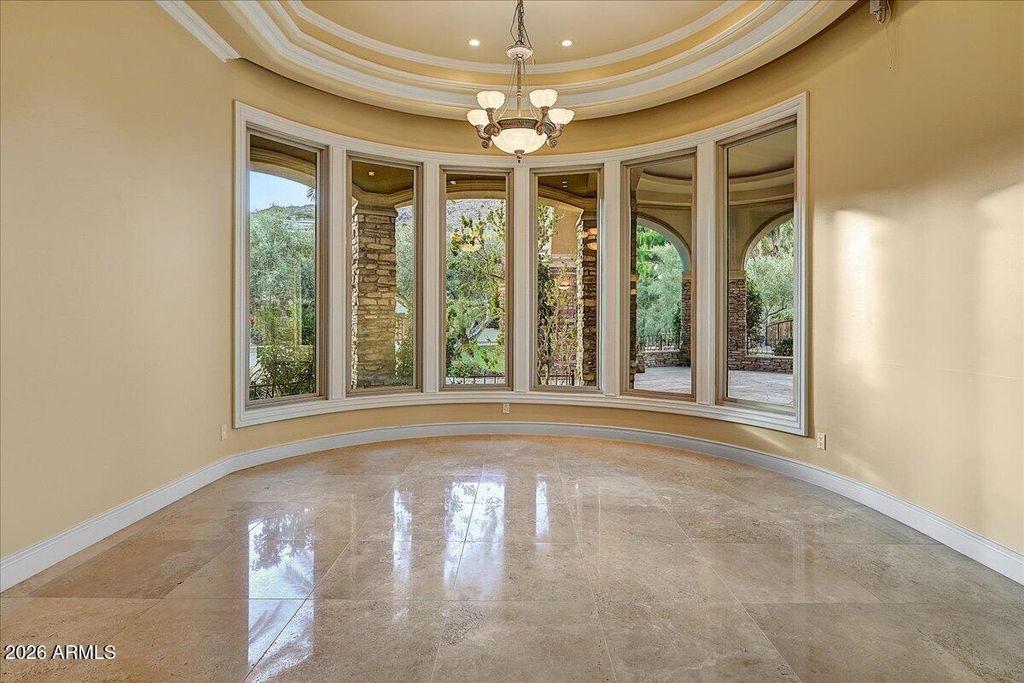 Image 7 of property listing at 4807 E CRYSTAL Lane, Paradise Valley, AZ 85253