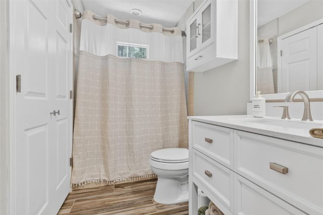 20003 Country Lake Drive N, Magnolia, TX 77355