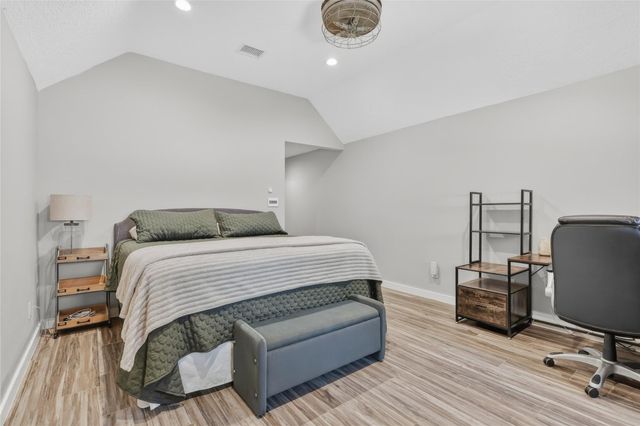 20003 Country Lake Drive N, Magnolia, TX 77355