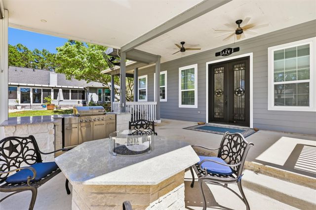 20003 Country Lake Drive N, Magnolia, TX 77355