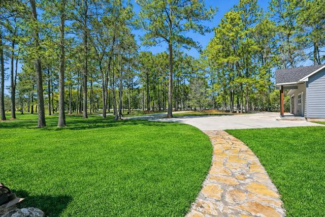 20003 Country Lake Drive N, Magnolia, TX 77355