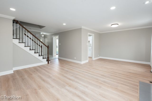 1185 Leicester Court, Wheaton, IL 60189