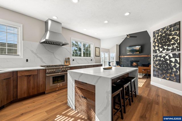 748 Roosevelt St NW, Salem, OR 97034