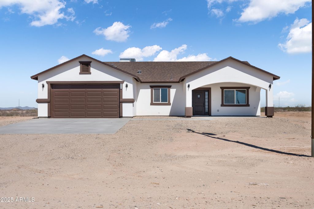 35532 W CHIPMAN Road, Tonopah, AZ 85354