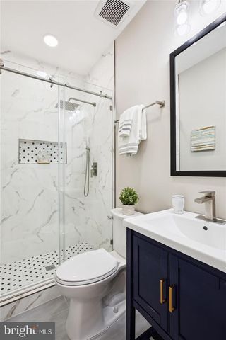 329 15TH ST NE, Washington, DC 20002